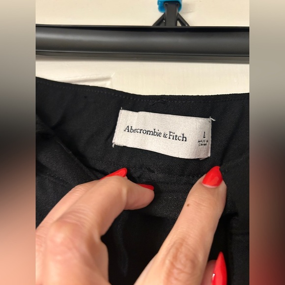 Abercrombie and Fitch Classic Black Women's Shorts - Picture 3 of 6